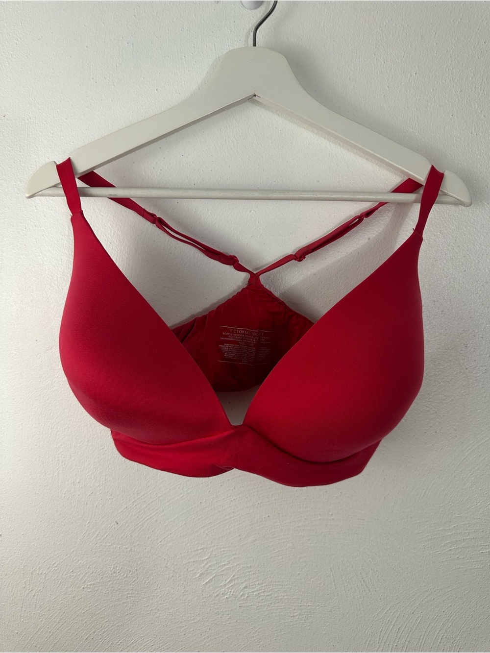 Victoria's Secret Lightly Lined Plunge Red Bra Women's Size 38DD